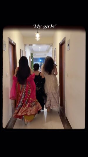 Diksha Bhatia Instagram - Grateful for female friendships🥹💗
#femalefriendship #mygirls #friendshipgoals #relatable #therapy #explore
