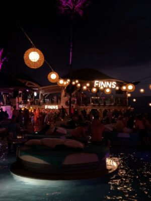 Diksha Bhatia Instagram - What a crazy night at @finnsbeachclub 🪩💕⚡️
Swimwear: @tizzi.official
#photodump #balinightlife #finnsbeachclub #bali #outfitoftheday #explore #vacation #styleinspo