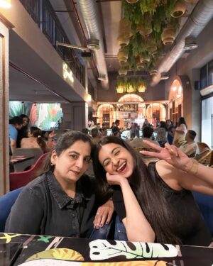Diksha Bhatia Instagram - With my forever favourites❤️🫂

📍: @somewhere_delhi 
@yoy.media 

[ family time , family dinner , mom’s birthday , happy moments , grateful , cute cafe in delhi ]

#explore #delhicafes #familylove #familytime #funtimes #photodump #birthdaynight