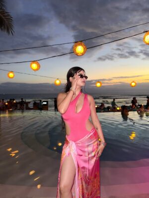 Diksha Bhatia Instagram - What a crazy night at @finnsbeachclub 🪩💕⚡️
Swimwear: @tizzi.official
#photodump #balinightlife #finnsbeachclub #bali #outfitoftheday #explore #vacation #styleinspo