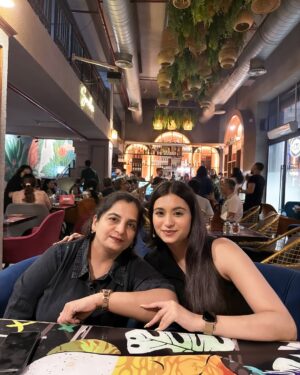 Diksha Bhatia Instagram - With my forever favourites❤️🫂

📍: @somewhere_delhi 
@yoy.media 

[ family time , family dinner , mom’s birthday , happy moments , grateful , cute cafe in delhi ]

#explore #delhicafes #familylove #familytime #funtimes #photodump #birthdaynight
