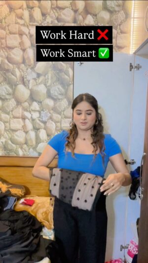 Diksha Choudhary Instagram - Always work smart 😂🤣 kamse km room saaf dikhega
.
.
#reelsinstagram #funnyvideos #relatable #comedy #trending #trendingreels #reels