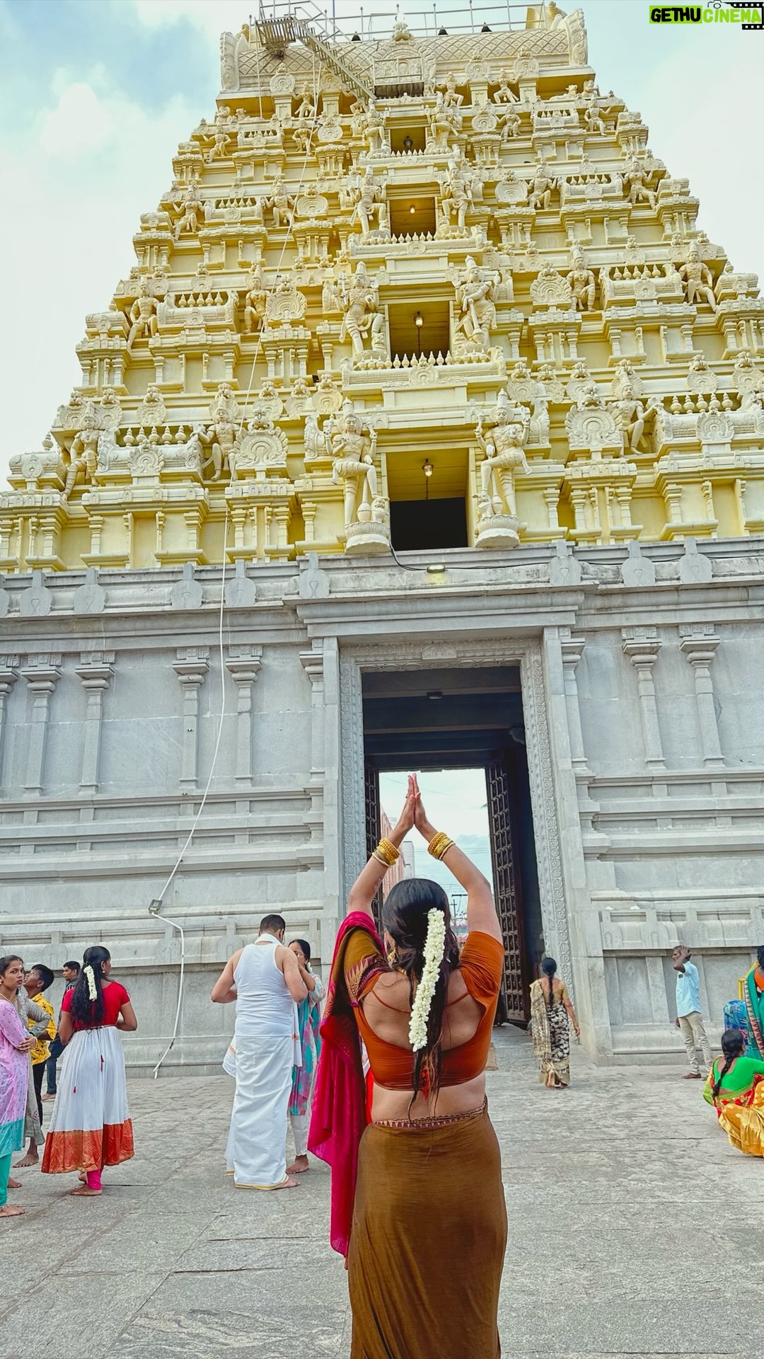 Diksha Choudhary - 271 Likes - Blessed to witness the divinity of Rameshwaram Temple ✨ 🙏🏻
#reelsinstagram #rameshwaram #explore #rameshwaramjyotirling #jyotirling #rambhoomi #reels