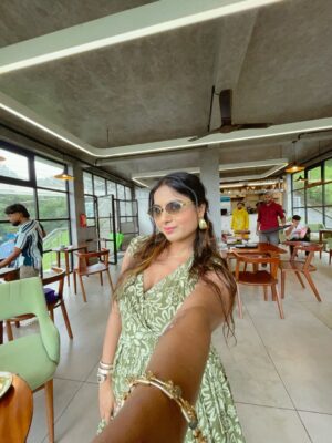 Diksha Choudhary Instagram - लहराती है मेहकी हवा 🌧️
.
.
#explore #explorepage #fyp #trending #photos #instapic #barish #rain #wayanad #mountains #funtrip #travel