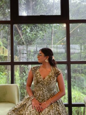 Diksha Choudhary Instagram - लहराती है मेहकी हवा 🌧️
.
.
#explore #explorepage #fyp #trending #photos #instapic #barish #rain #wayanad #mountains #funtrip #travel