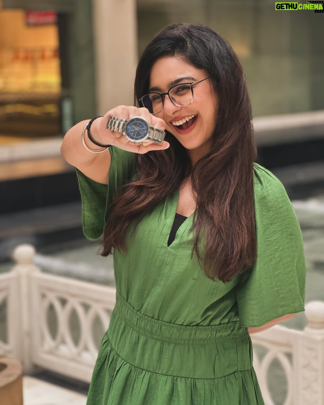 Dikshuuu - 3 Likes - Jaipur, you painted our hearts pink with your love! 💖 The energy, the laughs, the memories with our VAMILY — unforgettable! 🫶 And Capturing moments with Diatom Watch made it extra special ⌚✨
Next stops — DELHI & MUMBAI… get ready, we’re coming with all the pyaar, fun & those once-in-a-lifetime moments! 🎉
#EatAndGreet #Vamily #DiatomWatch ”