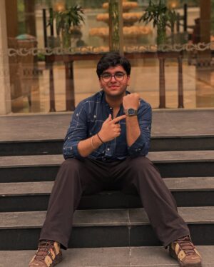 Dikshuuu Instagram - Jaipur, you painted our hearts pink with your love! 💖 The energy, the laughs, the memories with our VAMILY — unforgettable! 🫶 And Capturing moments with Diatom Watch made it extra special ⌚✨
Next stops — DELHI & MUMBAI… get ready, we’re coming with all the pyaar, fun & those once-in-a-lifetime moments! 🎉
#EatAndGreet #Vamily #DiatomWatch ”