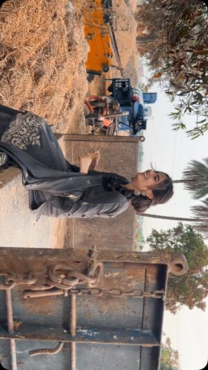 Dilsheen Kaur Instagram - 🌸🥀
📸📽️- @cinevogue_cinematography 
@idilsheenkaur #dilsheenkaur