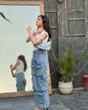 Dilsheen Kaur Instagram - 🩵🤍 @idilsheenkaur #dilsheenkaur 
 Top @nykaafashion 
Blush @faebeautyofficial 
👜 @aldo_shoes