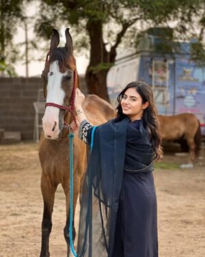 Dilsheen Kaur Instagram - 🐎❤️ @idilsheenkaur #dilsheenkaur 
📸~ @cinevogue_cinematography