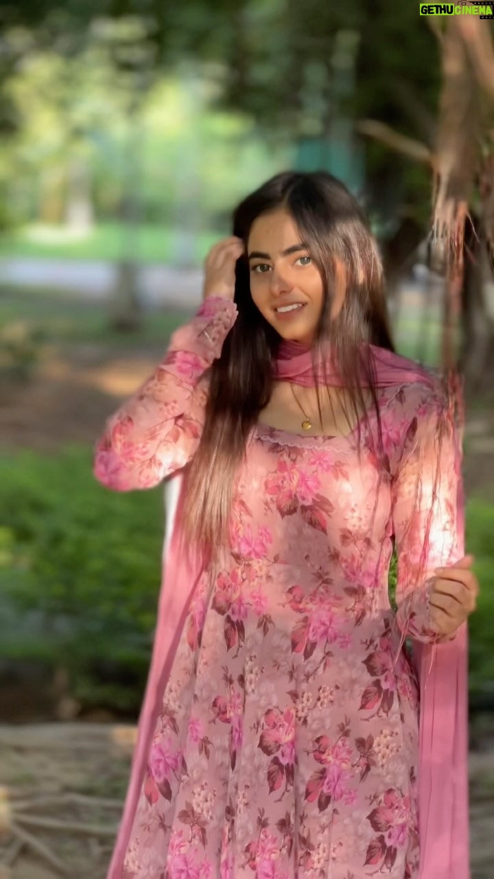 Dilsheen Kaur - 19.6K Likes - jini baki zindagi bitauni tere naal ae 🤝❤️🌸
@idilsheenkaur#dilsheenkaur