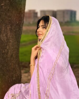 Dilsheen Kaur Instagram - Aisi badal’an di ghataa banja🌸❤️ @idilsheenkaur #dilsheenkaur

📸- @cinevogue_cinematography
