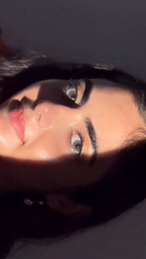 Dilsheen Kaur Instagram - 🤭❤️ @idilsheenkaur #dilsheenkaur
📸📽️~ @cinevogue_cinematography