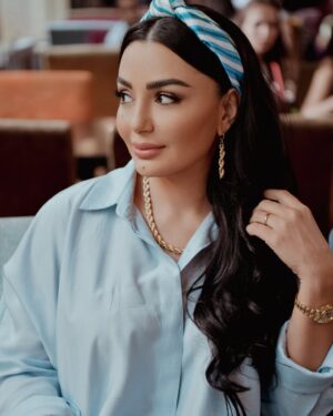 Dima Al Jundi Instagram - #المهرّج
من أحلى المسلسلات اللي اشتغلتها و أمتعها 🥰
شكراً للمخرجة الراقية @rasha_hisham_shurbatji و للمنتج الصديق @tammam.salameh و شركة @dramashelve و @shahid.vod على اعطائي الفرصة لكون بهيك عمل 🙏🏼
و الشكر الأكبر لمتابعيني و كل اللي شافوا المسلسل و علقوا و بعتولي و عبروا عن اعجابون
و تفاعلكون بحبكون كتير و لولا محبتكون ما وصلت لقلوبكون ♥️
-
#ديمة_الجندي #دراما #مسلسلات #mbc #shahid #dima_aljundi #syria #مصر #السعودية #الامارات
و كل الشكر على الصور الحلوة للمصور @ahmadhamwiphotography