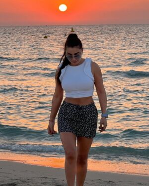 Dima Al Jundi Instagram - If there’s life beyond sunset 🌅 , it is with you 💜
-
#dima_aljundi #uae #dubai #mydubai #kitebeach #sunset #sunsets_captures #beach #beautiful #explore #ديمة_الجندي #summervibes #summer