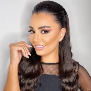 Dima Al Jundi Instagram - About last night at @laurancebeautysalon 🤩🥰
-
Makeup 💄 by @samkaaekate
Hairstyle 💇🏽♀️ by @fidaa_zahr
-
#dima_aljundi #uae #dubai #mydubai #abudhabi #explore #hairstyle #makeup #makupartist #softmakeup #hairideas #ksa #kwuait #bahrain #qatar #lebanon #syria #eygpt #saudiarabia #iraq