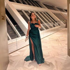Dima Al Jundi Instagram - My beautiful daughter #Thea 🤩🙏🏼on her #prom day
Thank u so much @yasmine_hawa for the amazing dress 👗
Thank u @laurancebeautysalon for hair & makeup 💄
🙏🏼😘
-
#promday🎓 #class2023 #eism #daughter #proud #graduation #dima_aljundi #tuti #newchapter #ديمة_الجندي