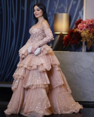 Dima Al Jundi Instagram - كل الشكر والامتنان على هذه الدعوة الكريمة
@riyadhseason @gea_saudi @joyawards
What a Magical night 💫
-
Styling @hikmatak
Dress @mjbymirnajawhari
Jewelry @acefinejewelry_
Shoes & Clutch @arabelofficial
Photos @abbasmezherphotographer
-
#dima_aljundi #joyawards #riyadh #ksa #ديمة_الجندي #glamour #celebrity #festiveseason #السعودية #الرياض #موسم_الرياض #جوي_اوردز