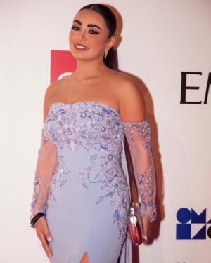 Dima Al Jundi Instagram - من حفل مجلة @enigmamagazine
شكراً على الدعوة الكريمة 🙏🏼
@artisitagallery @lamiaamenhal @mayabarakat_pr
-
Dressed by 👗
@charbelkaramcouture 🤩
-
makeup & hairstyle by 💄 💇♀️
@laurancebeautysalon @samkaaekate @moe_hairstyle 😍
-
Jewelry by @swarovski 💎
-
Photos by @alaaohajjar 📸
-
#dima_aljundi #uae #duabi #mydubai #abudhabi #enigmamagazine #arabglamour #emaar #abbar #cnn #luxury #celebration #enigmawards #awards #stars #arabglamourandsuccess #events #eygpt #emirates ##redcarpet #celebrity #explore #expo2020 #actress # #ديمة_الجندي