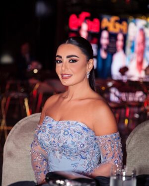 Dima Al Jundi Instagram - من حفل مجلة @enigmamagazine
شكراً على الدعوة الكريمة 🙏🏼
@artisitagallery @lamiaamenhal @mayabarakat_pr
-
Dressed by 👗
@charbelkaramcouture 🤩
-
makeup & hairstyle by 💄 💇♀️
@laurancebeautysalon @samkaaekate @moe_hairstyle 😍
-
Jewelry by @swarovski 💎
-
Photos by @alaaohajjar 📸
-
#dima_aljundi #uae #duabi #mydubai #abudhabi #enigmamagazine #arabglamour #emaar #abbar #cnn #luxury #celebration #enigmawards #awards #stars #arabglamourandsuccess #events #eygpt #emirates ##redcarpet #celebrity #explore #expo2020 #actress # #ديمة_الجندي