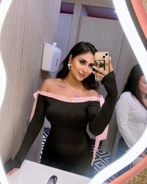 Dimple Paul Instagram - Only Love <3 🎀
@kanishk_205 🤍
Wearing- @myluluandsky 👗
Location- @lufttheair 🎑
#babe #love #cute #ootd