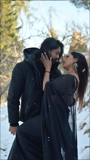 Dimple Paul Instagram - Tum kya mile 💕 @kanishk_205 😍

When you both are filmy af🎬
Thanks Adi for shooting this @adityabhatt2000 🤍

#tumkyamile #trending #explore #viral #bollywood #aliabhatt #ranveersingh #dimplepaul #kanishkbhatt