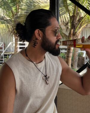 Dimple Paul Instagram - So, lemme raise a toast 🥂
To the guy i love the most ____ @kanishk_205 ♥️
Bdayyyy hai 😍 the last picture is my personal favourite 😘
#birthday #love #kanishkbhatt
