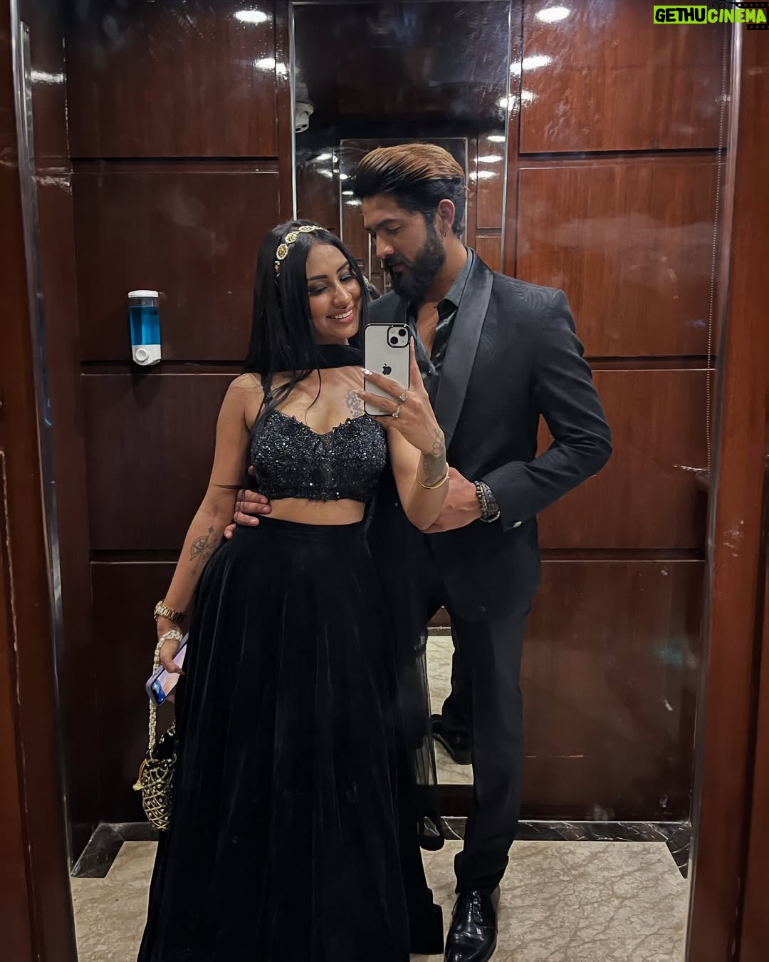 Dimple Paul - 9K Likes - So, lemme raise a toast 🥂 
To the guy i love the most ____ @kanishk_205 ♥️

Bdayyyy hai 😍 the last picture is my personal favourite 😘

#birthday #love #kanishkbhatt