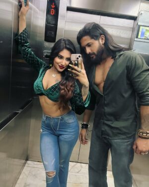 Dimple Paul Instagram - Two peas in a Pod 🐢🥀
Place - @nusara_juhu
#couple #dinnerdate #valentinesday #love