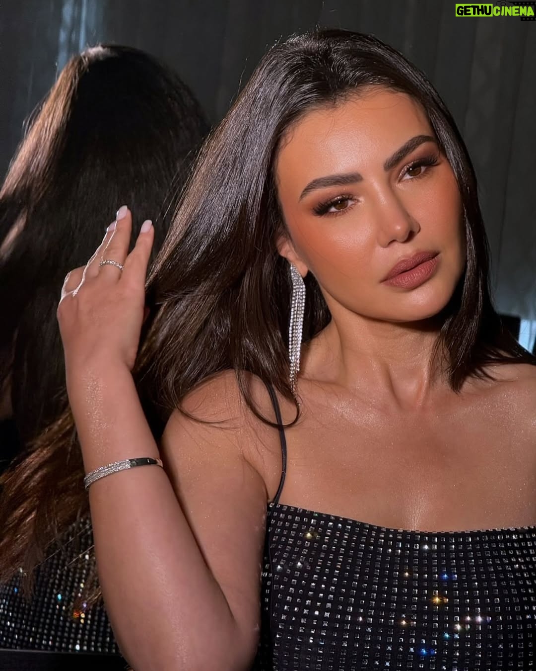 Dina Fouad - 27.7K Likes - 🤍✨✨✨✨ @dinafouad.official
Hair @mohamed_abdalah_official