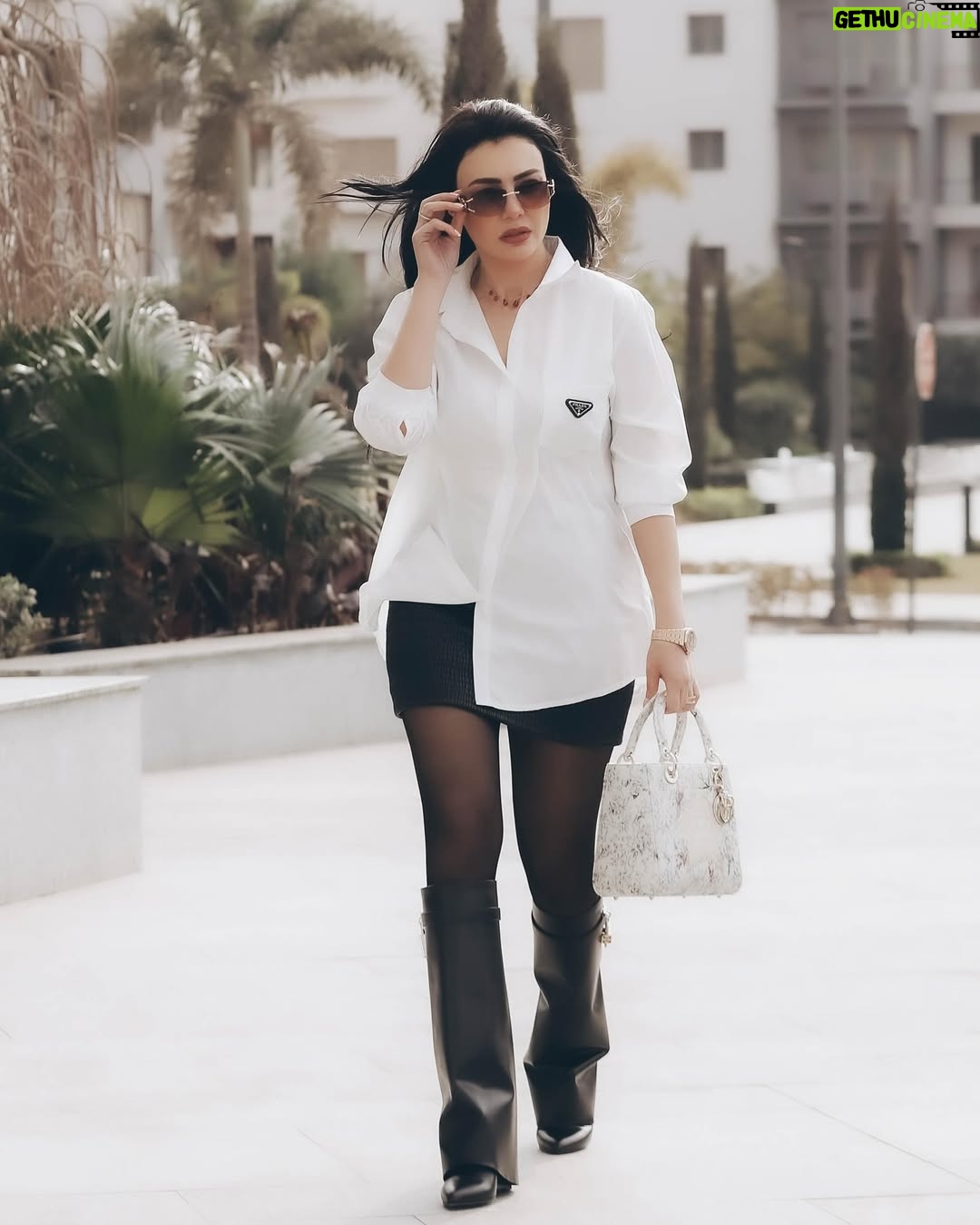 Dina Fouad - 36.3K Likes - 🕊️🤍غزل Coming Soon 
#حكيم_باشا

💎 : @dodowithlove_  by @doaaelmoughazy 
📸 : @dinafayad.photography 
💄 : @gygyawed.makeupartist by @makeupgygyawed 
 The One&Only : @mohamed_abdalah_official