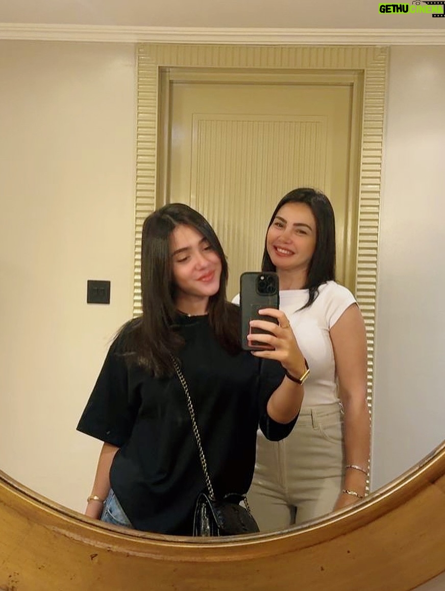 Dina Fouad - 28K Likes - طب ينفع كده 😂😂😂. @zeinaabddelaziz 
#dina_fouad #actress #zeinaabdelaziz