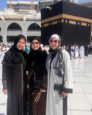 Dina Fouad Instagram - الحمدلله 🤲 دعوتى كانت لكل الناس اللى بتحبنى من قلبها ربنا يرزقكم زياره بيت الله ومسجد الرسول ويرزقكوا فرحه القلب اصل فرحه القلب دى رزق الحمدلله عليها ❤️