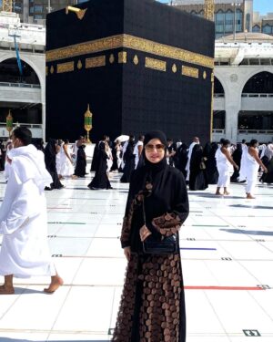Dina Fouad Instagram - الحمدلله 🤲 دعوتى كانت لكل الناس اللى بتحبنى من قلبها ربنا يرزقكم زياره بيت الله ومسجد الرسول ويرزقكوا فرحه القلب اصل فرحه القلب دى رزق الحمدلله عليها ❤️