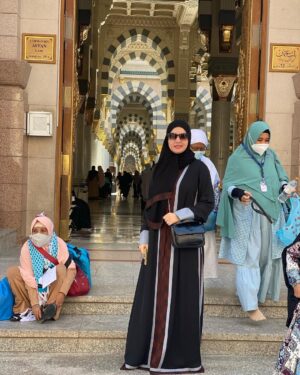 Dina Fouad Instagram - الحمدلله 🤲 دعوتى كانت لكل الناس اللى بتحبنى من قلبها ربنا يرزقكم زياره بيت الله ومسجد الرسول ويرزقكوا فرحه القلب اصل فرحه القلب دى رزق الحمدلله عليها ❤️