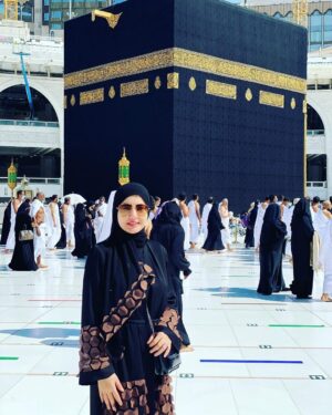 Dina Fouad Instagram - الحمدلله 🤲 دعوتى كانت لكل الناس اللى بتحبنى من قلبها ربنا يرزقكم زياره بيت الله ومسجد الرسول ويرزقكوا فرحه القلب اصل فرحه القلب دى رزق الحمدلله عليها ❤️