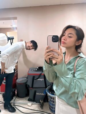 Dinda Kirana Instagram - Sepertinya aku jadi yang paling terakhir pamit di sini. bukan karena lupa, tapi karena terlalu istimewa untuk sekadar diucapkan cepat-cepat.
Luka Cinta bukan hanya judul, tapi perjalanan panjang penuh tawa, lelah, dan air mata⦠dan ternyata dicintai oleh begitu banyak hati.
This journey drained my energy, yet filled my heart with endless love from all of you.
From Salma, with love . Thank you for living this story with us š¤