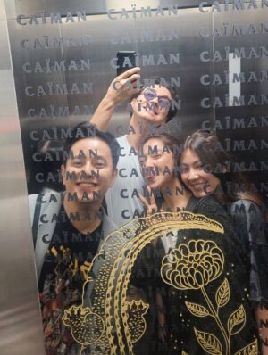 Dinda Kirana Instagram - Sepertinya aku jadi yang paling terakhir pamit di sini. bukan karena lupa, tapi karena terlalu istimewa untuk sekadar diucapkan cepat-cepat.
Luka Cinta bukan hanya judul, tapi perjalanan panjang penuh tawa, lelah, dan air mata⦠dan ternyata dicintai oleh begitu banyak hati.
This journey drained my energy, yet filled my heart with endless love from all of you.
From Salma, with love . Thank you for living this story with us š¤