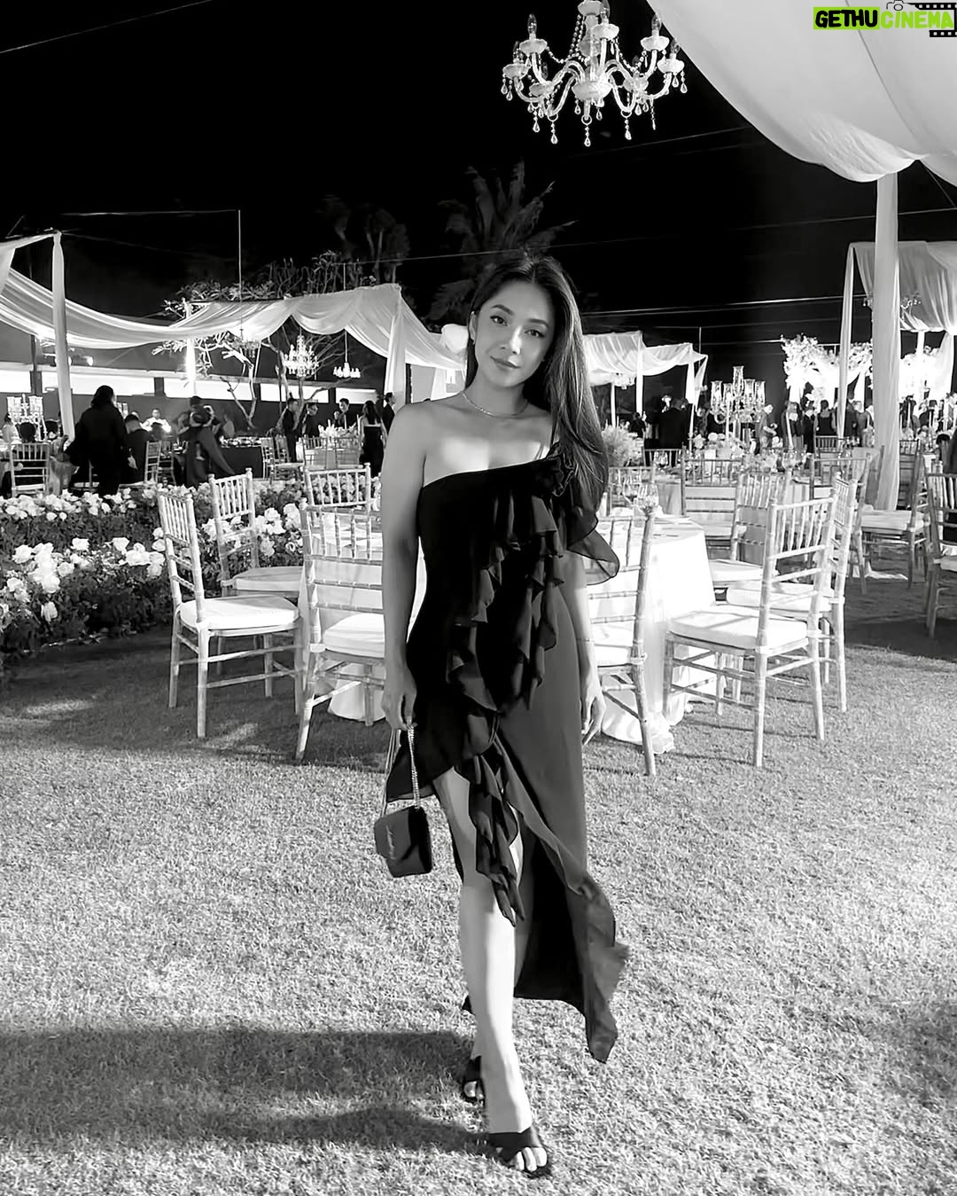 Dinda Kirana - 113K Likes - A night of love, lights, and laughter celebrating the beautiful wedding of our dearest friend. Grateful for these golden souls and fleeting memories that shine brighter than jewels 🪽✨