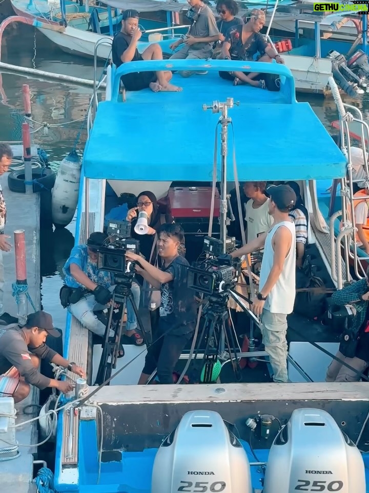 Dinda Kirana - 63K Likes - Sepertinya aku jadi yang paling terakhir pamit di sini. bukan karena lupa, tapi karena terlalu istimewa untuk sekadar diucapkan cepat-cepat. 
Luka Cinta bukan hanya judul, tapi perjalanan panjang penuh tawa, lelah, dan air mata… dan ternyata dicintai oleh begitu banyak hati.
This journey drained my energy, yet filled my heart with endless love from all of you. 
From Salma, with love . Thank you for living this story with us 🤍