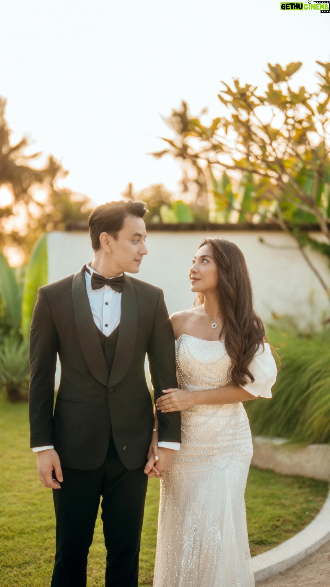 Dinda Kirana - 59.9K Likes - Wedding of William & Salma, 
such a dream wedding✨
udah seberapa baper sih kalian sama kami? 
stay tune di #LukaCinta jam 21.30 @sctv .
.
big thanks to @linoandsons @karabrides @ditacelineprive @claus_schmidtt for supporting us! 🤍