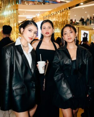 Dinda Kirana Instagram - Golden moments at #YSLHoliday Winter Fantasy Event ā embracing elegance with every sip ⨠@yslbeauty #YSLBeautyID
.
stylist @revashion
hair @studiok.id @kieferlippens
photographer @snap.nuel