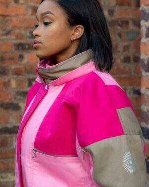 Dineo Langa Instagram - The snow must never catch us off guard again!!! 🥶🥶🥶
Two new colourways and some new details for our @portoflng Multi-Colour Double Bomber Jacket.
Tough. Cold. A Need!!!
🧥: Playful Pink Multi-Colour Bomber & No Shades Of Grey Multi-Colour - @portoflng
📸: @by_memmi