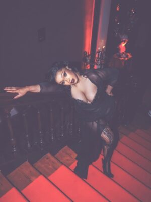 Dineo Langa Instagram - Stepped outta the usual and honoured the invite for the new season of Fatal Seduction...
Boy, did we have a time!!!
📸: @kelvin_tanakaphotography & @naledi.further
👗: @amkelojiyane
👑: @hlayisani.cm