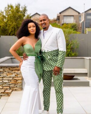 Dineo Langa Instagram - Ba ha Molefe attended the Phakathwayo wedding airing this evening on @sabc3 at 7PM via #TheEstateOn3
Question is... Did they attend together and make up or nah?
Threads🧵(suit and dress) from @portoflng
📸: @sibusisomtshaliphotograp
Catch every moment tonight on @sabc3 at 7PM. #TheEstateOn3