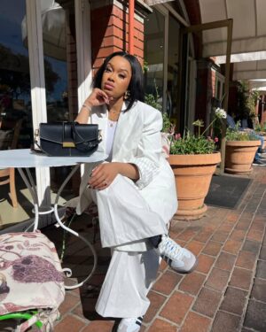 Dineo Langa Instagram - Very mindful... Very demure... Very cutesy...
👑👑👑