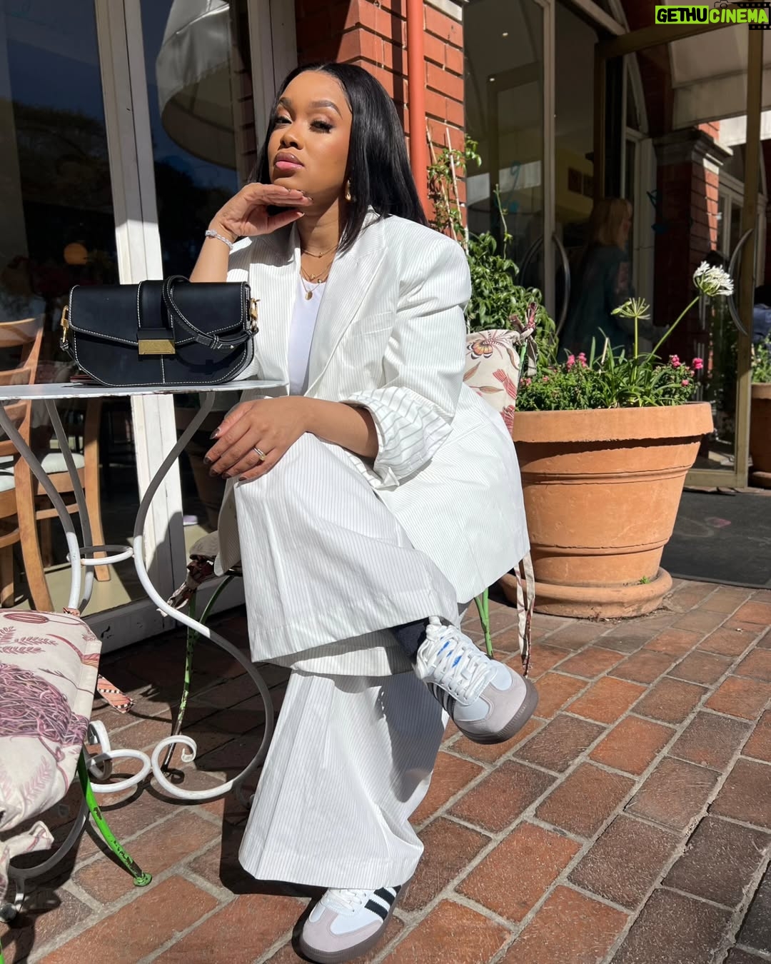 Dineo Langa - 58.4K Likes - Very mindful... Very demure... Very cutesy...

👑👑👑