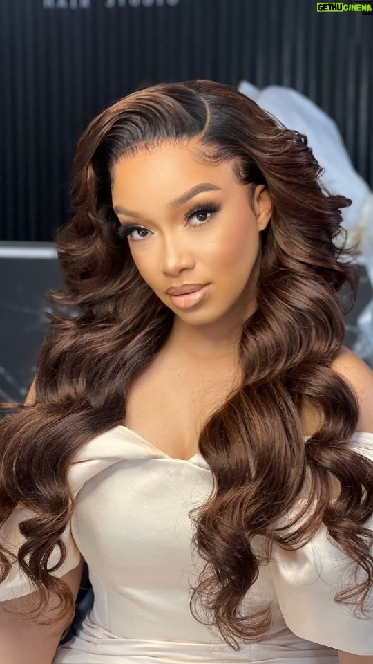 Dineo Langa - 34.4K Likes - Anniversary week (yes, I know we have many) and still getting dolled up for the Hubs 😍🥰🙈.

Told the King @hlayisani.cm this and he said say less! He decided to straight flex the skills that he'll be putting on for his upcoming masterclass on the 12th of November 2023. 

Ke Spring, puffa o ne montle then o reke miriri ko @hlayisani.cm ebe o mo patella installation doll! 

👑: @hlayisani.cm 
💄: @khethiwe_mkhabela 🥰
👗: @portoflng
🎥: @handsomeofficialstudios_ig