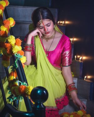 Dipika Rana Instagram - ❤️महापर्व छठ है आया
खुशियों की सौगात लाया
उल्लास कण-कण में समाया
छठ पूजा की हार्दिक शुभकामनाएं🙏🏻
Edit by :- @u_c_edits
#happychhathpuja #chhathpuja