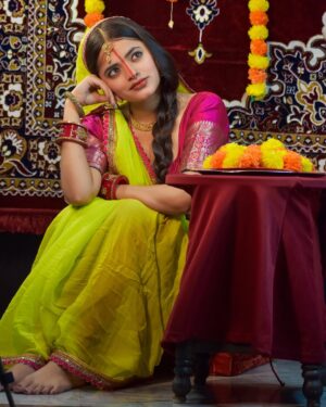 Dipika Rana Instagram - ❤️महापर्व छठ है आया
खुशियों की सौगात लाया
उल्लास कण-कण में समाया
छठ पूजा की हार्दिक शुभकामनाएं🙏🏻
Edit by :- @u_c_edits
#happychhathpuja #chhathpuja